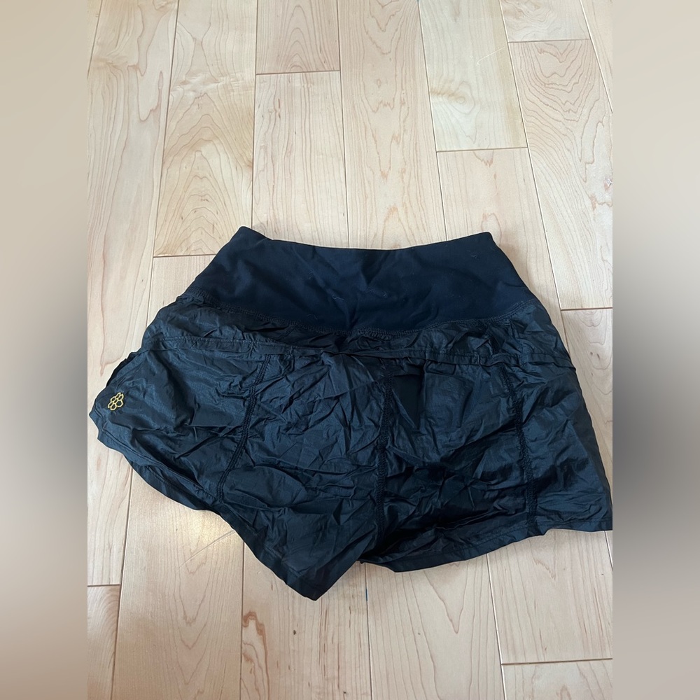 Honeycut Dancewear High Waisted Indie Black Puffer Shorts, M